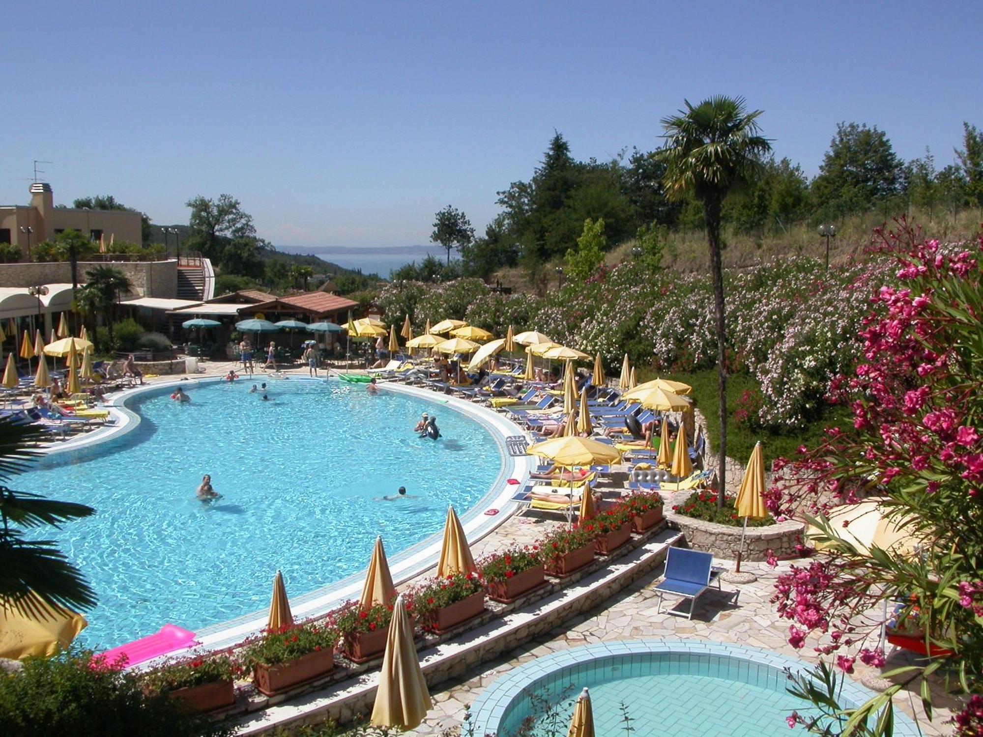 Le Torri Del Garda Familyspa Resort Torri Del Benaco Εξωτερικό φωτογραφία