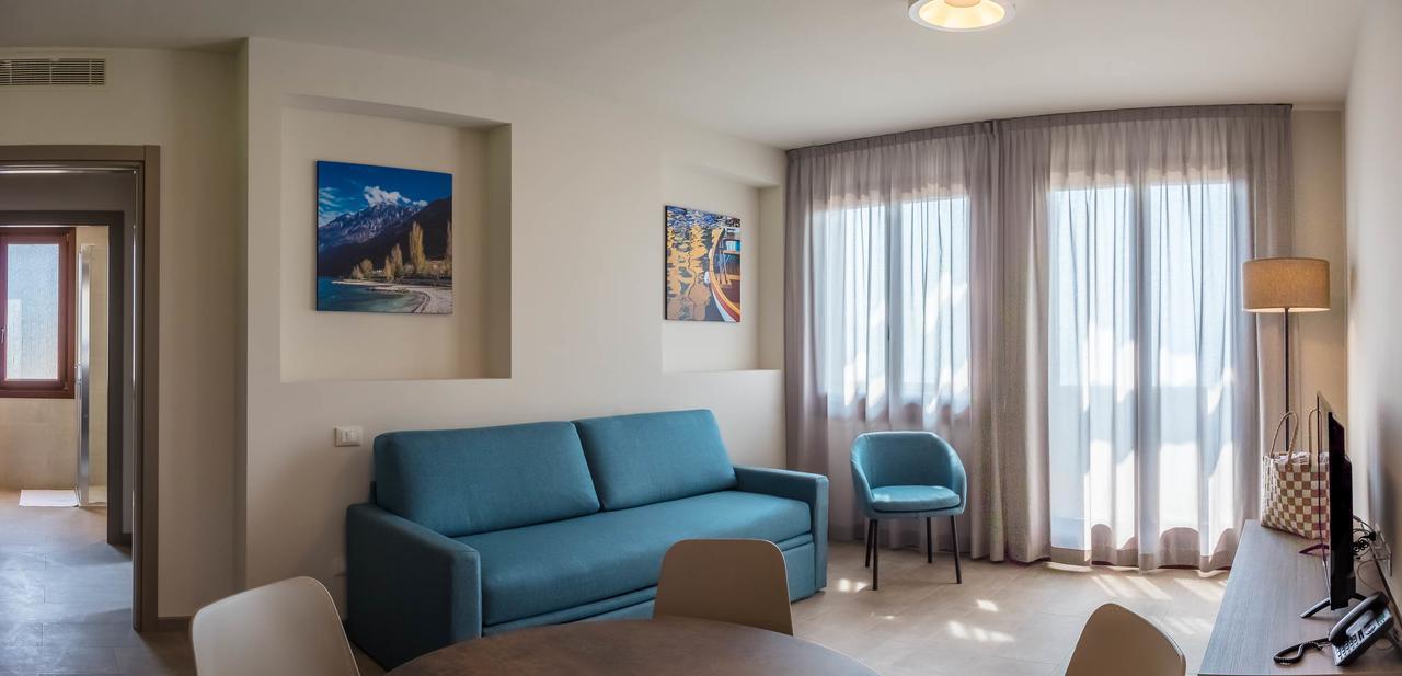 Le Torri Del Garda Familyspa Resort Torri Del Benaco Εξωτερικό φωτογραφία