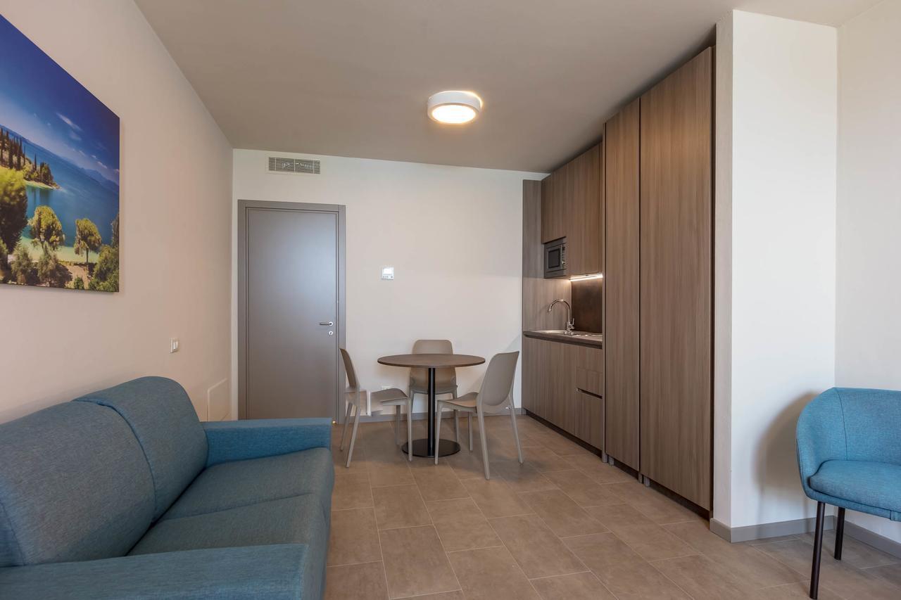 Le Torri Del Garda Familyspa Resort Torri Del Benaco Εξωτερικό φωτογραφία