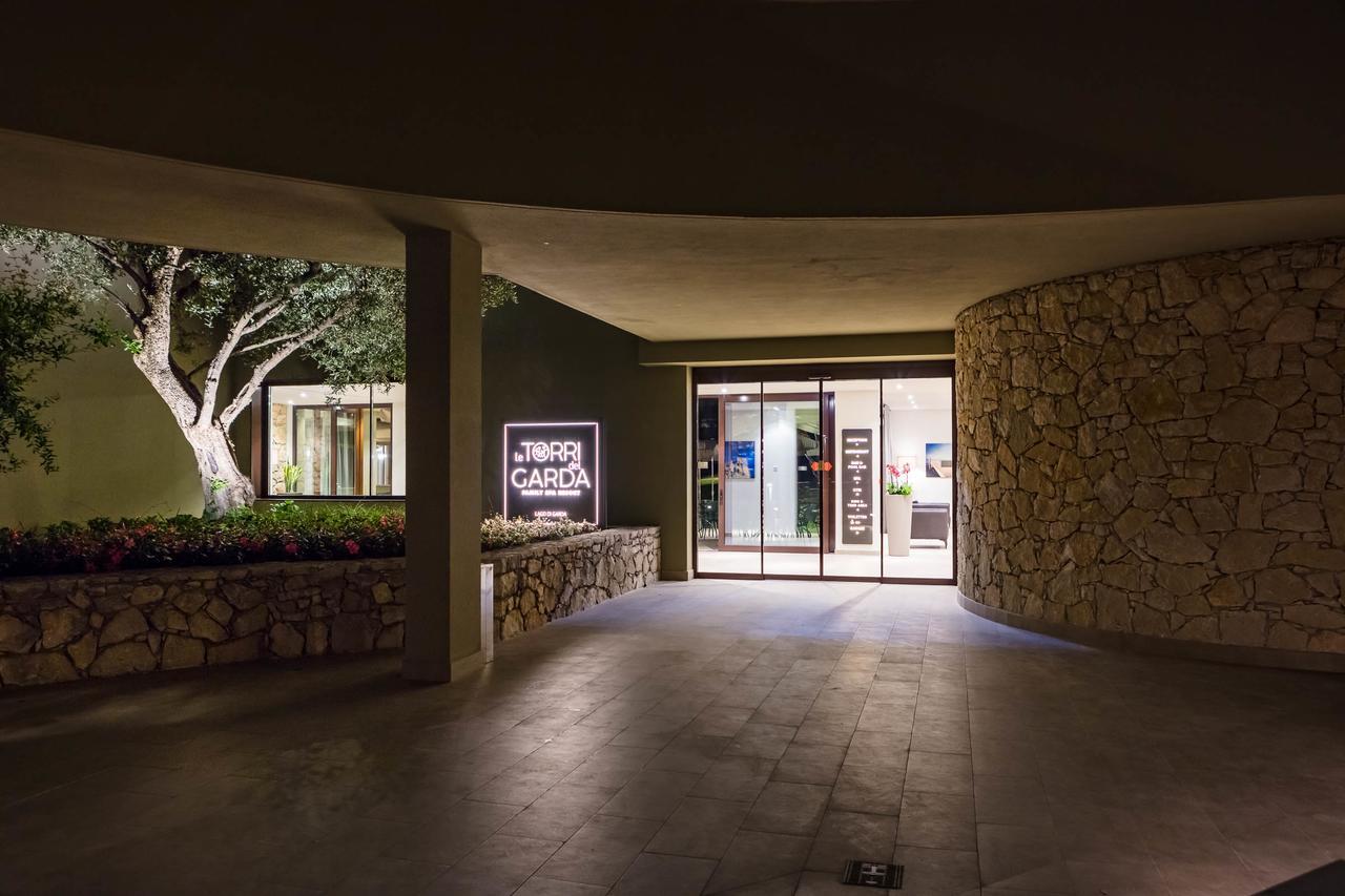Le Torri Del Garda Familyspa Resort Torri Del Benaco Εξωτερικό φωτογραφία