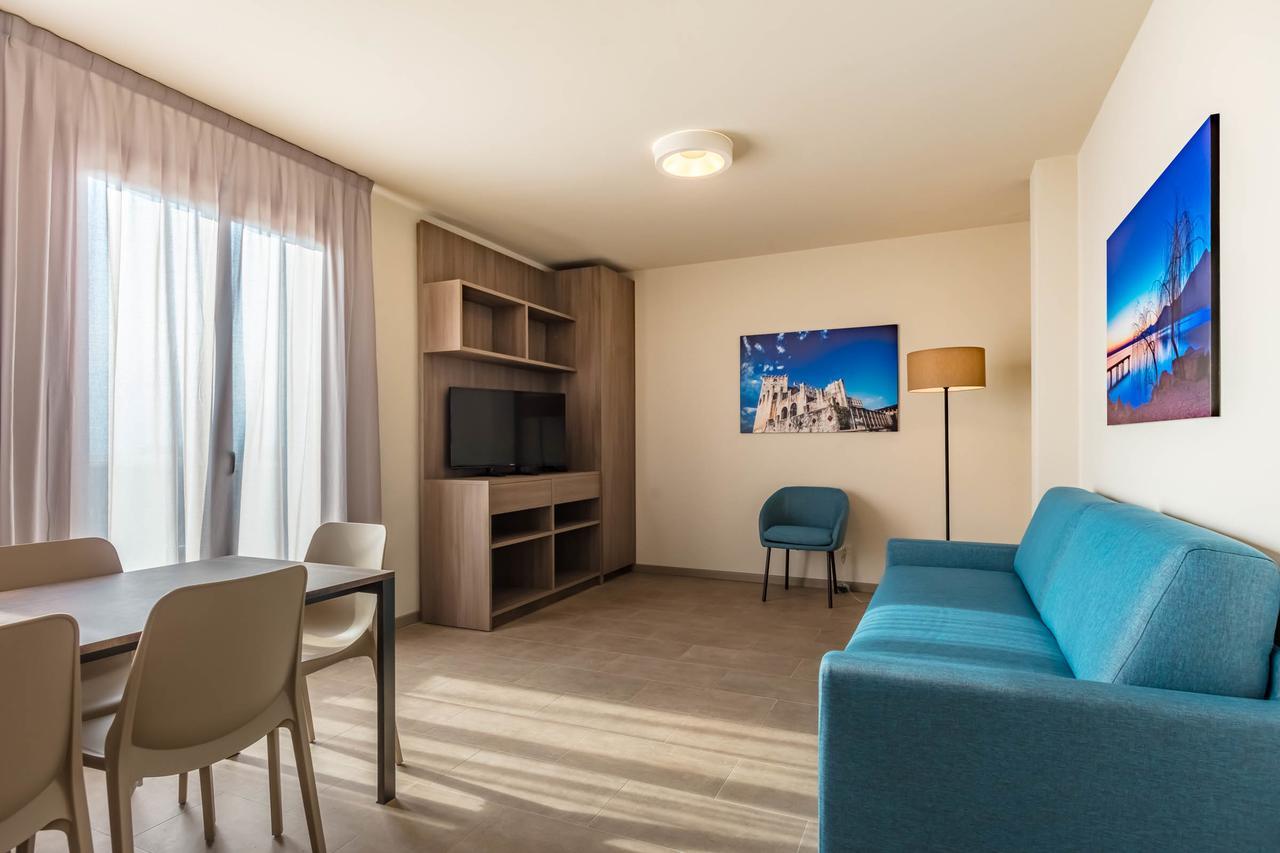 Le Torri Del Garda Familyspa Resort Torri Del Benaco Εξωτερικό φωτογραφία