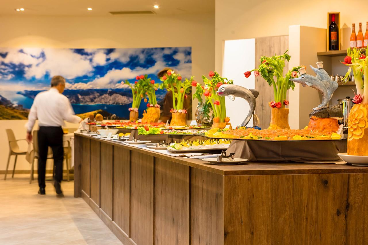 Le Torri Del Garda Familyspa Resort Torri Del Benaco Εξωτερικό φωτογραφία