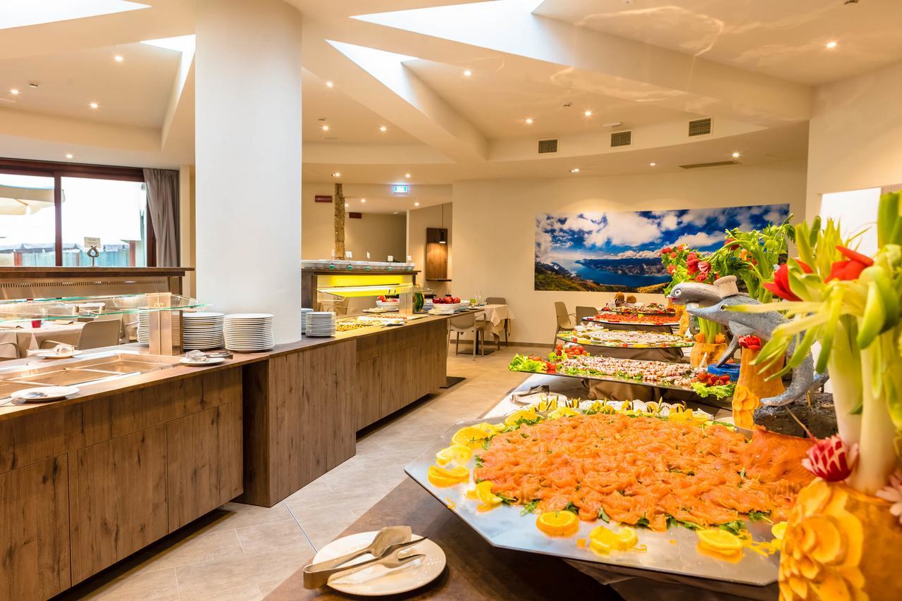 Le Torri Del Garda Familyspa Resort Torri Del Benaco Εξωτερικό φωτογραφία