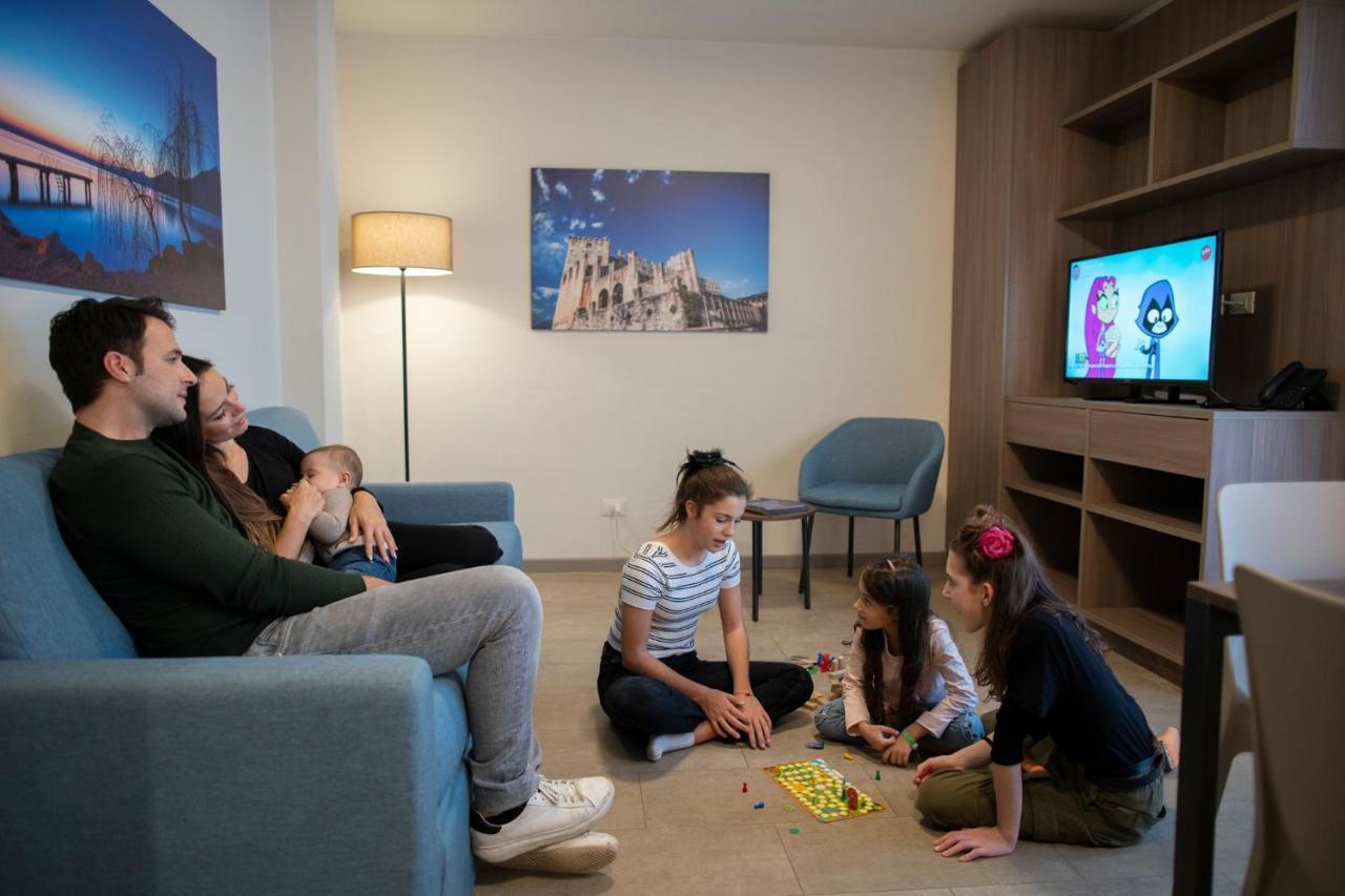 Le Torri Del Garda Familyspa Resort Torri Del Benaco Εξωτερικό φωτογραφία
